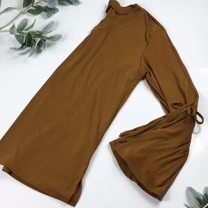 Amaryllis > Gold Trumpet Sleeve Top Small